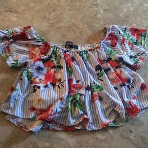 floral off the shoulders shirt by derek heart